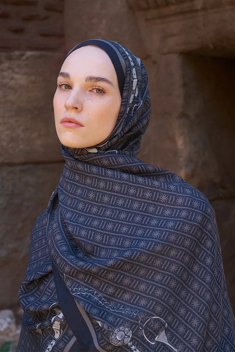 Sunrise Belt Pattern Shawl - Black