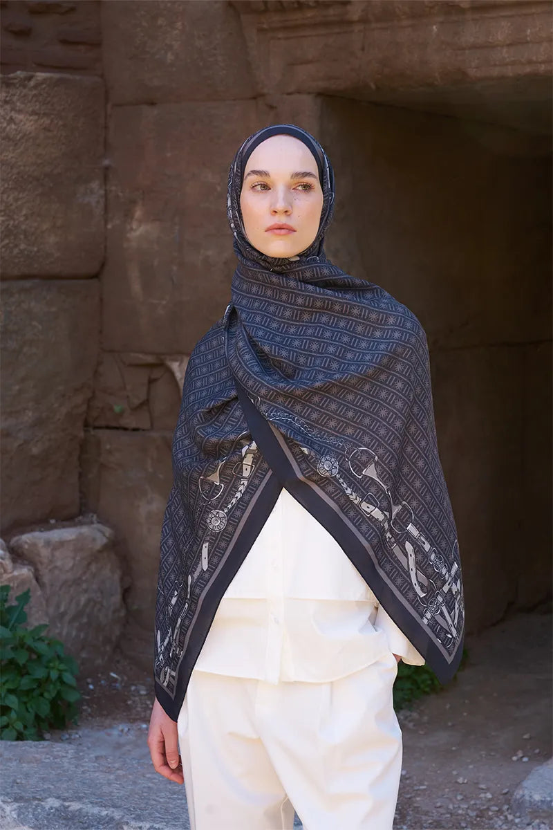 Sunrise Belt Pattern Shawl - Black