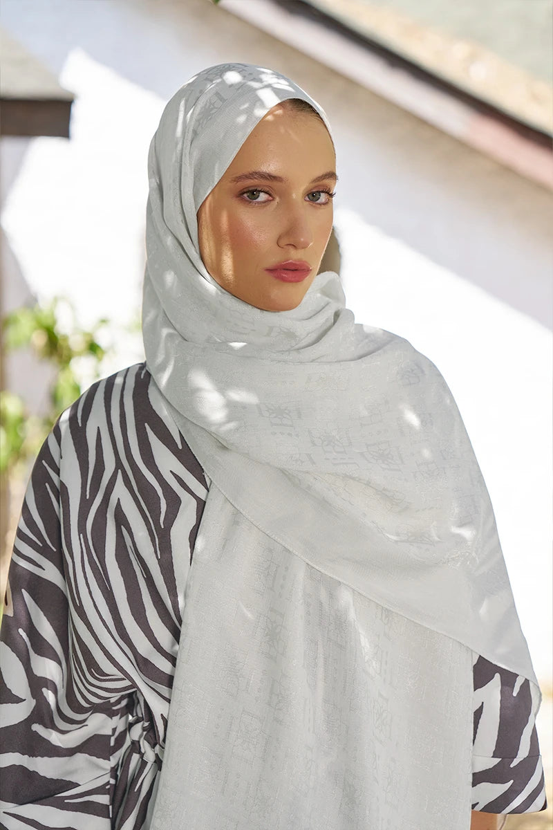 Naia Cotton Logo Pattern Shawl - Off-White